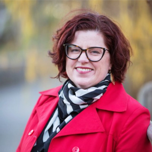 Nina LinedIn